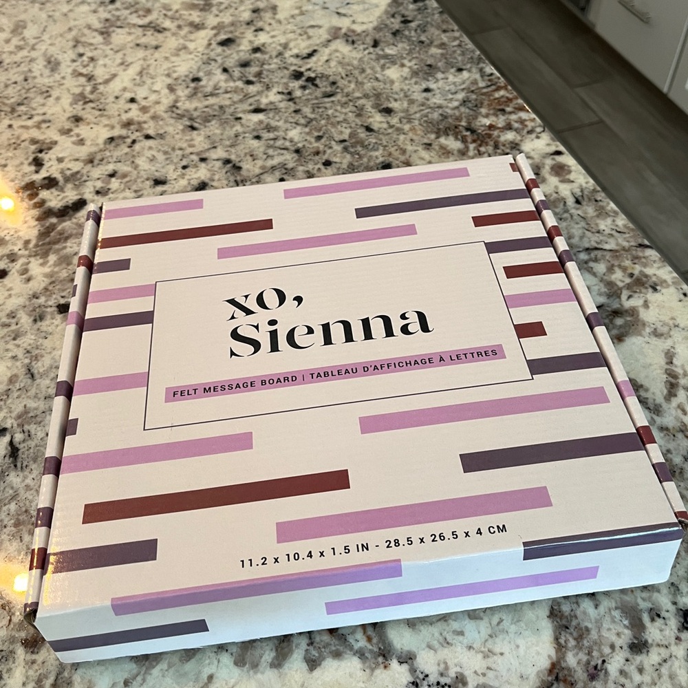 XO, Sienna Felt Message Board